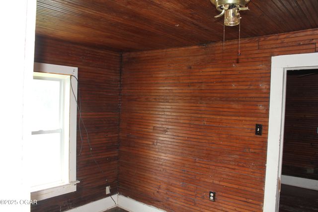 2414 W 4th Street, Joplin, MO 64801