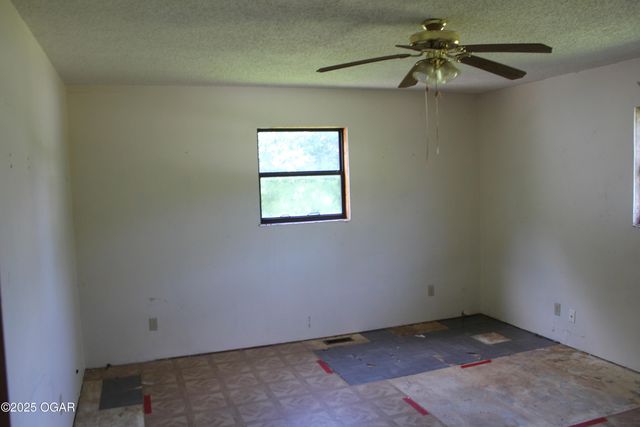 2414 W 4th Street, Joplin, MO 64801