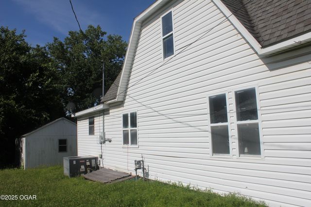 2414 W 4th Street, Joplin, MO 64801