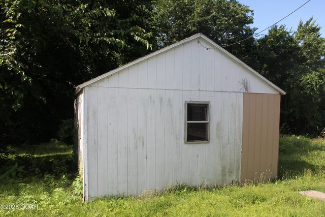 2414 W 4th Street, Joplin, MO 64801