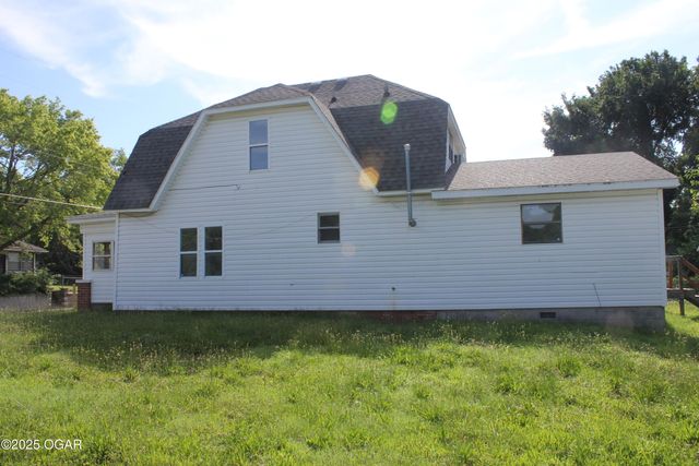 2414 W 4th Street, Joplin, MO 64801