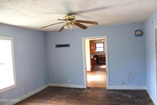 2414 W 4th Street, Joplin, MO 64801
