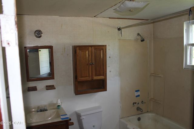2414 W 4th Street, Joplin, MO 64801