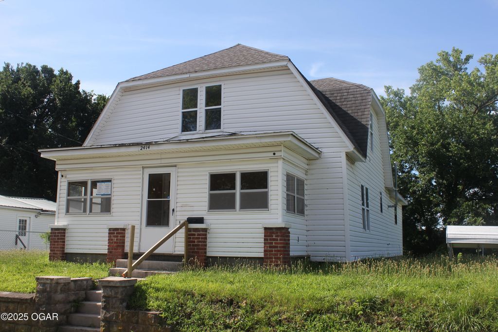 2414 W 4th Street, Joplin, MO 64801