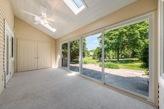 11014 MEQUON SQUARE DRIVE, Mequon, WI 53092