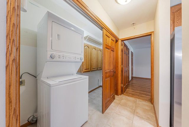 11014 MEQUON SQUARE DRIVE, Mequon, WI 53092