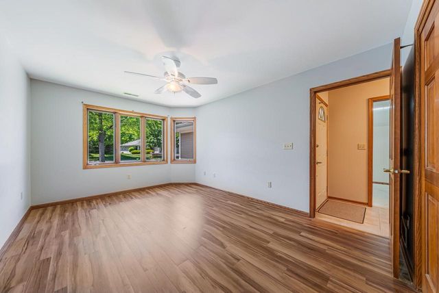 11014 MEQUON SQUARE DRIVE, Mequon, WI 53092