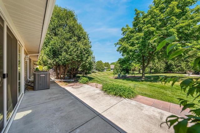 11014 MEQUON SQUARE DRIVE, Mequon, WI 53092