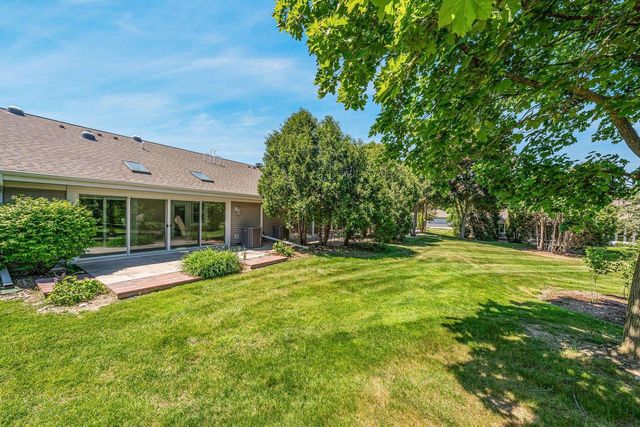 11014 MEQUON SQUARE DRIVE, Mequon, WI 53092