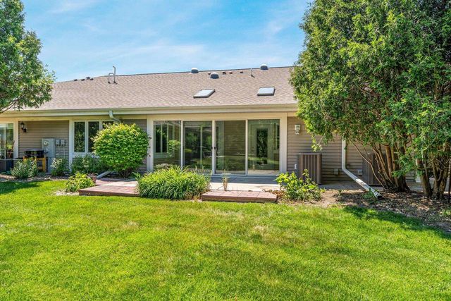 11014 MEQUON SQUARE DRIVE, Mequon, WI 53092