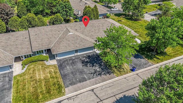 11014 MEQUON SQUARE DRIVE, Mequon, WI 53092