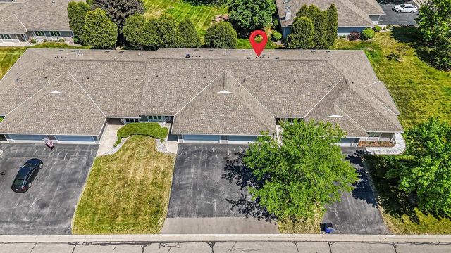 11014 MEQUON SQUARE DRIVE, Mequon, WI 53092