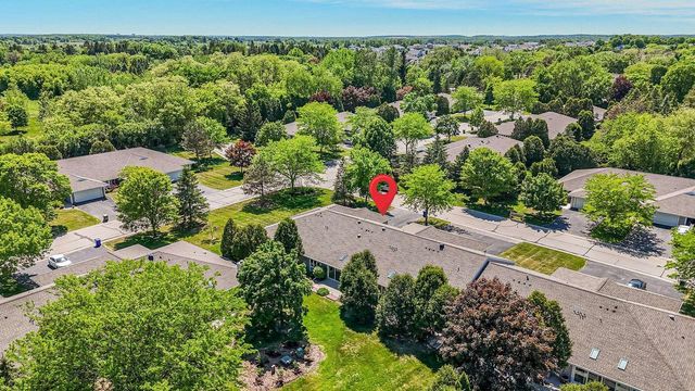 11014 MEQUON SQUARE DRIVE, Mequon, WI 53092