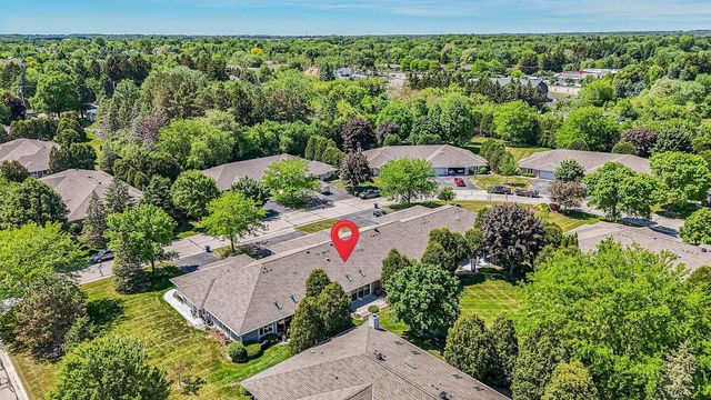 11014 MEQUON SQUARE DRIVE, Mequon, WI 53092