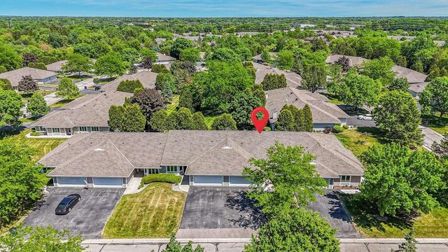11014 MEQUON SQUARE DRIVE, Mequon, WI 53092