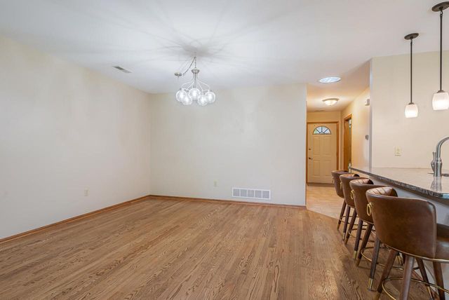 11014 MEQUON SQUARE DRIVE, Mequon, WI 53092