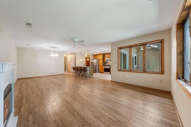 11014 MEQUON SQUARE DRIVE, Mequon, WI 53092