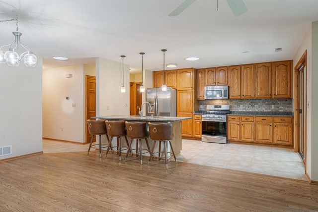 11014 MEQUON SQUARE DRIVE, Mequon, WI 53092