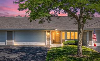 11014 MEQUON SQUARE DRIVE, Mequon, WI 53092