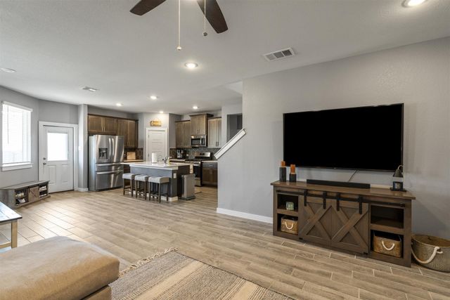 212 Oldbridge DR, Hutto, TX 78634