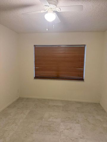 4394 NW 9th Avenue 20-1a, Pompano Beach, FL 33064
