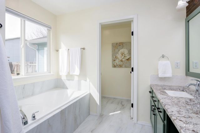 2522 N Snow Hawk, Kuna, ID 83634