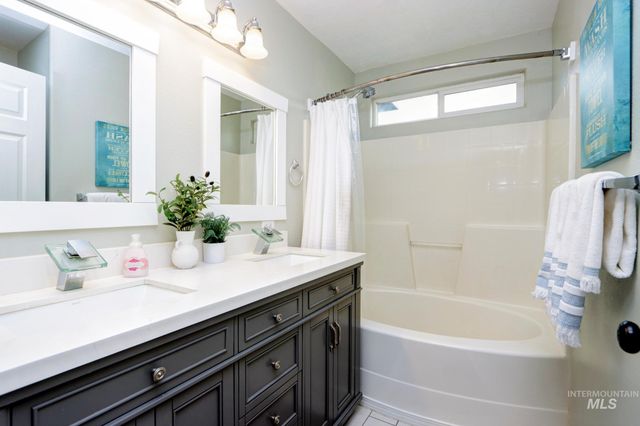 2522 N Snow Hawk, Kuna, ID 83634