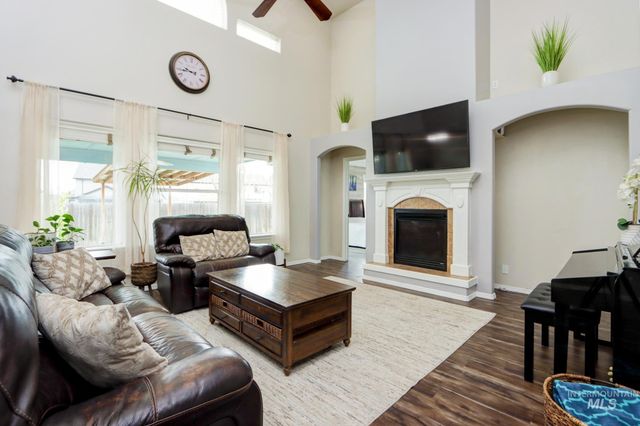 2522 N Snow Hawk, Kuna, ID 83634