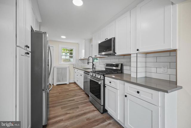 5 MONUMENT AVE, Hamilton, NJ 08619