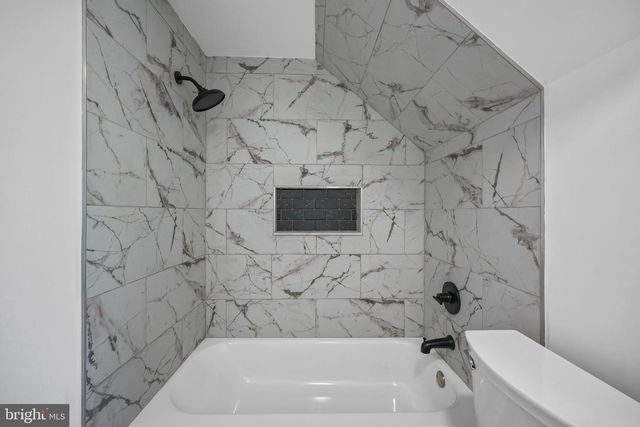 5 MONUMENT AVE, Hamilton, NJ 08619