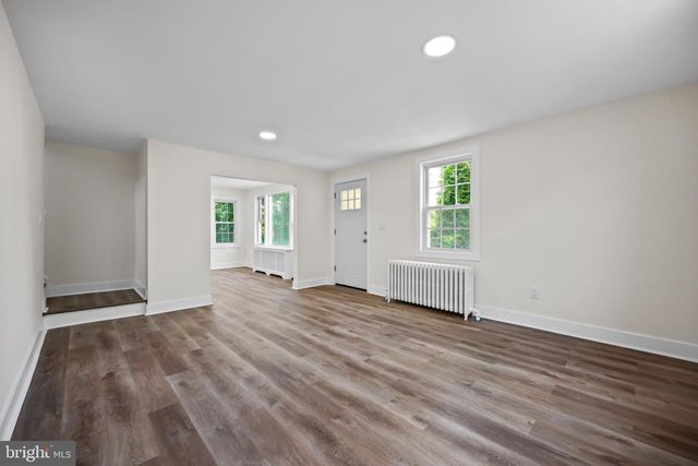 5 MONUMENT AVE, Hamilton, NJ 08619