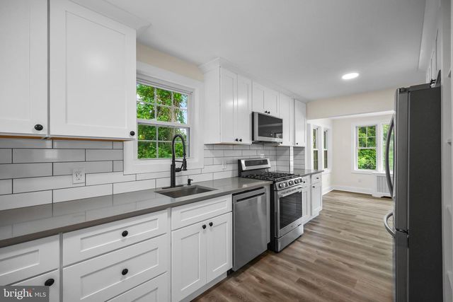 5 MONUMENT AVE, Hamilton, NJ 08619