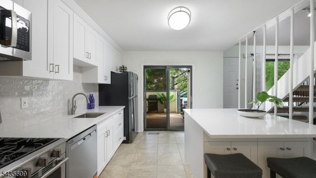 288 Crabtree Ct, Bernards Twp., NJ 07920