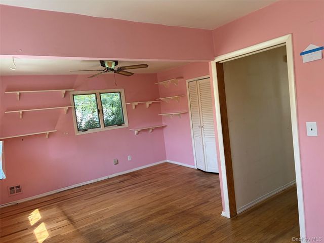 21 Purdy Avenue, East Northport, NY 11731