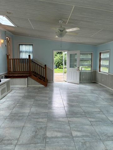 21 Purdy Avenue, East Northport, NY 11731