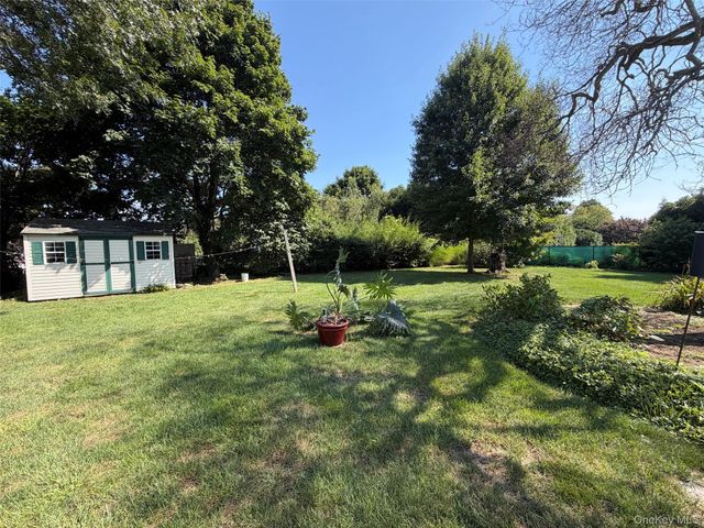 21 Purdy Avenue, East Northport, NY 11731