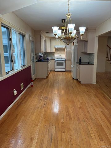 21 Purdy Avenue, East Northport, NY 11731