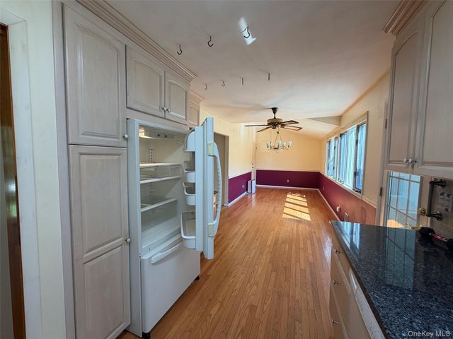 21 Purdy Avenue, East Northport, NY 11731
