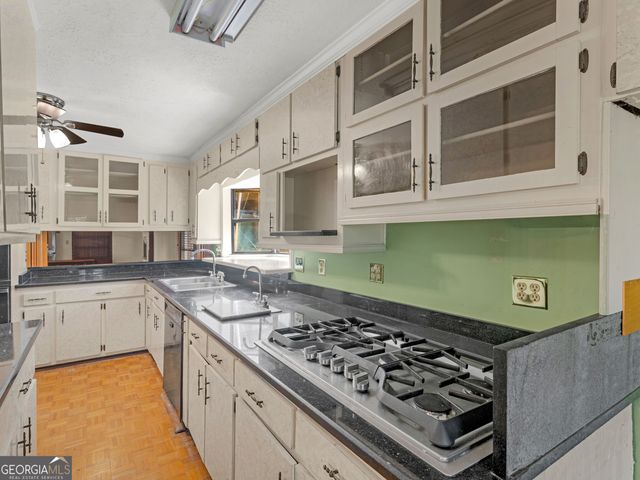 209 Founders Drive, Barnesville, GA 30204