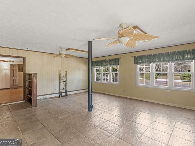 209 Founders Drive, Barnesville, GA 30204