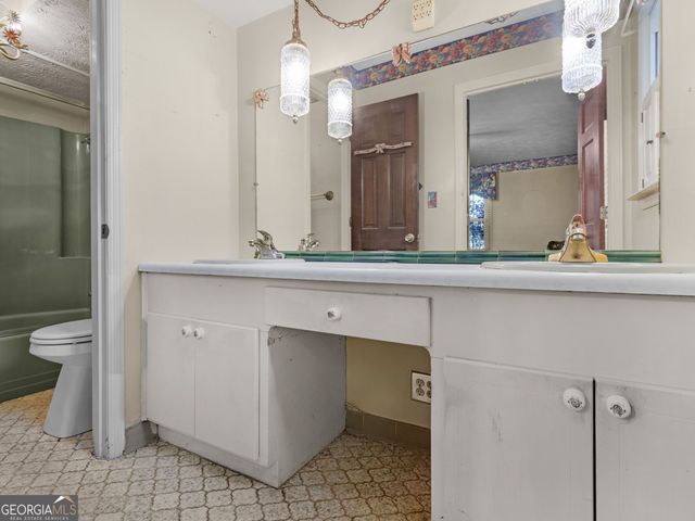 209 Founders Drive, Barnesville, GA 30204