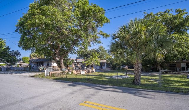 1207 Milfred Street, Delray Beach, FL 33444
