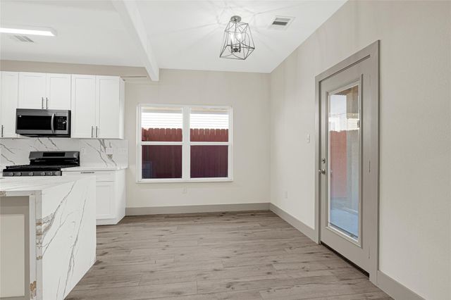 2832 Ashley Street, La Marque, TX 77568