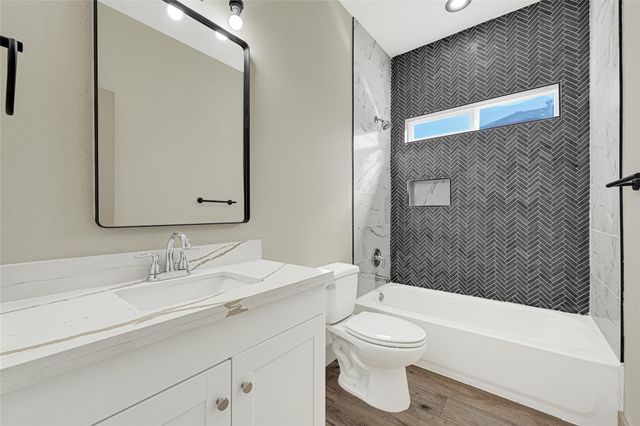 2832 Ashley Street, La Marque, TX 77568