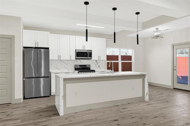 2832 Ashley Street, La Marque, TX 77568