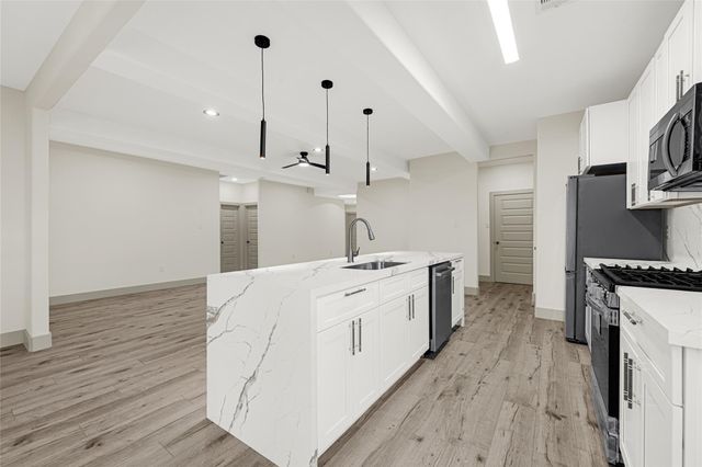 2832 Ashley Street, La Marque, TX 77568