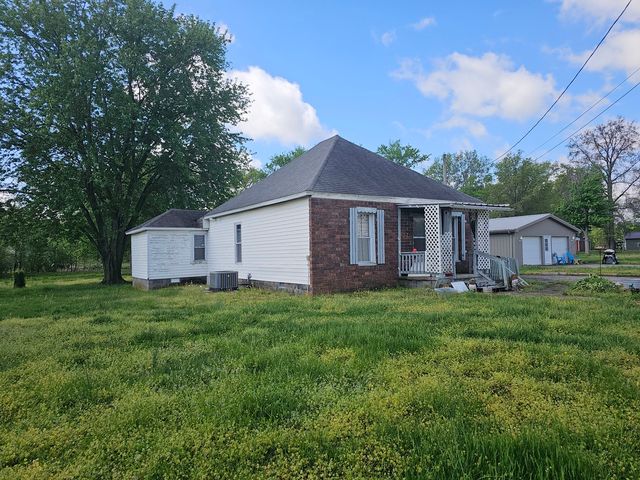 607 Filbert Street, Odin, IL 62870