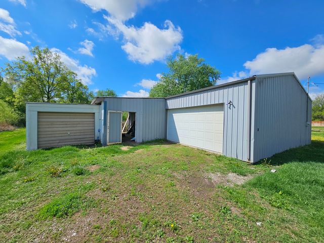 607 Filbert Street, Odin, IL 62870