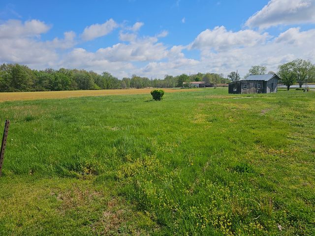 607 Filbert Street, Odin, IL 62870