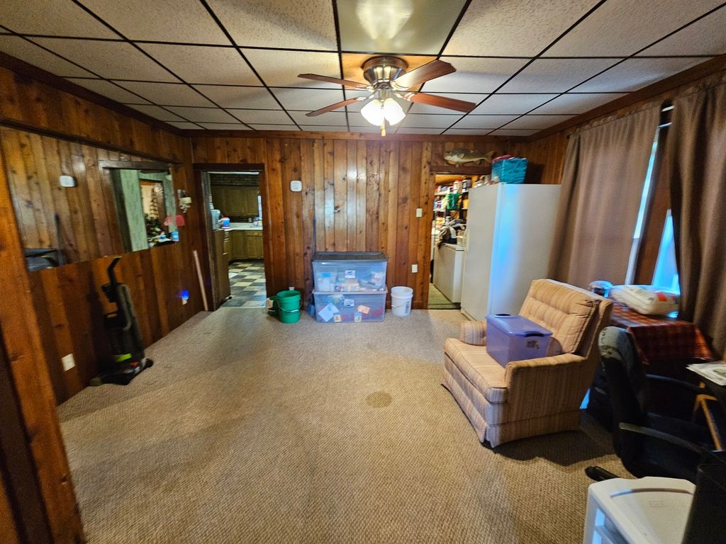 Image 19 of property listing at 607 Filbert Street, Odin, IL 62870